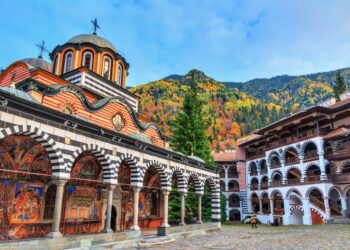 Προσκυνηματική εκδρομή της Ι.Μ. Λαρίσης στα Μοναστήρια της Ρουμανίας και της Βουλγαρίας