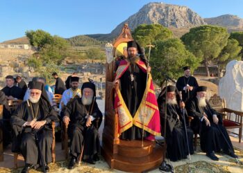 ΧΙΛΙΑΔΕΣ ΠΙΣΤΟΙ ΣΥΜΜΕΤΕΙΧΑΝ ΚΙ ΕΦΕΤΟΣ ΣΤΟΝ ΜΕΓΑ ΠΟΛΥΑΡΧΙΕΡΑΤΙΚΟ ΕΣΠΕΡΙΝΟ ΣΤΟ «ΒΗΜΑ ΤΟΥ ΓΑΛΛΙΩΝΟΣ»