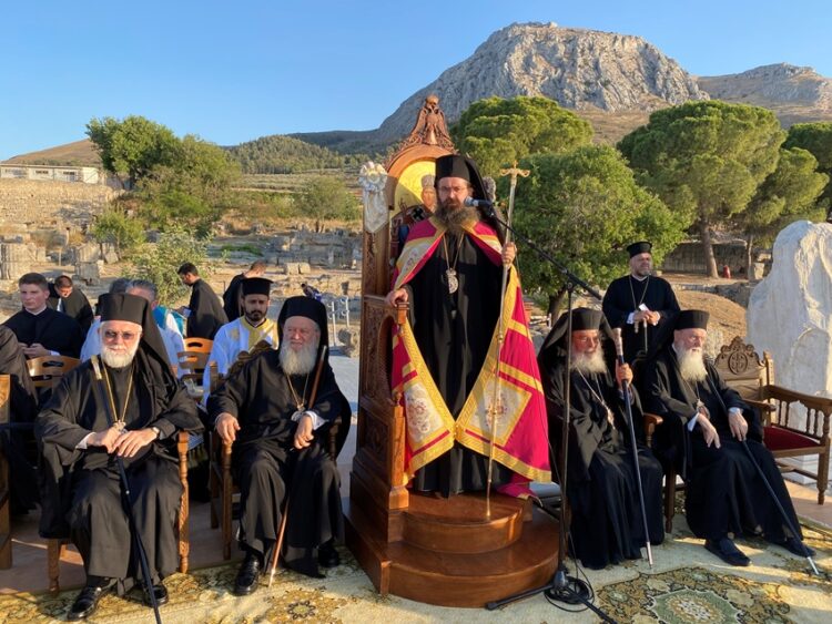 ΧΙΛΙΑΔΕΣ ΠΙΣΤΟΙ ΣΥΜΜΕΤΕΙΧΑΝ ΚΙ ΕΦΕΤΟΣ ΣΤΟΝ ΜΕΓΑ ΠΟΛΥΑΡΧΙΕΡΑΤΙΚΟ ΕΣΠΕΡΙΝΟ ΣΤΟ «ΒΗΜΑ ΤΟΥ ΓΑΛΛΙΩΝΟΣ»