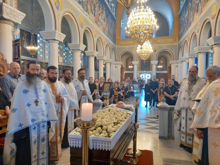 Η Εξόδιος Ακολουθία της μακαριστής Πρεσβυτέρας Δήμητρας Μπαϊρακτάρη