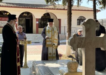 Τρισάγιο επι του τάφου του μακαριστου Μητροπολίτη π. Κιτρους Αγαθονικου τέλεσε ο Μητροπολίτης Κερκύρας