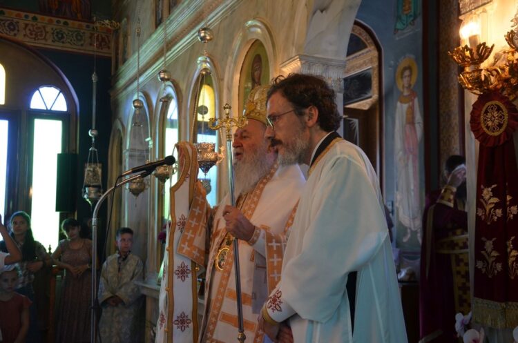 ΝΕΟΣ ΙΕΡΕΑΣ ΣΤΗΝ ΙΕΡΑ ΜΗΤΡΟΠΟΛΗ ΧΑΛΚΙΔΟΣ