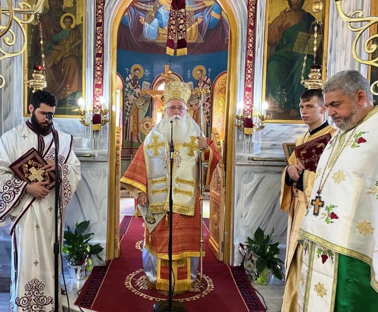 Λαμπρή η πανήγυρις της Αγίας Κυριακής στον Βόλο
