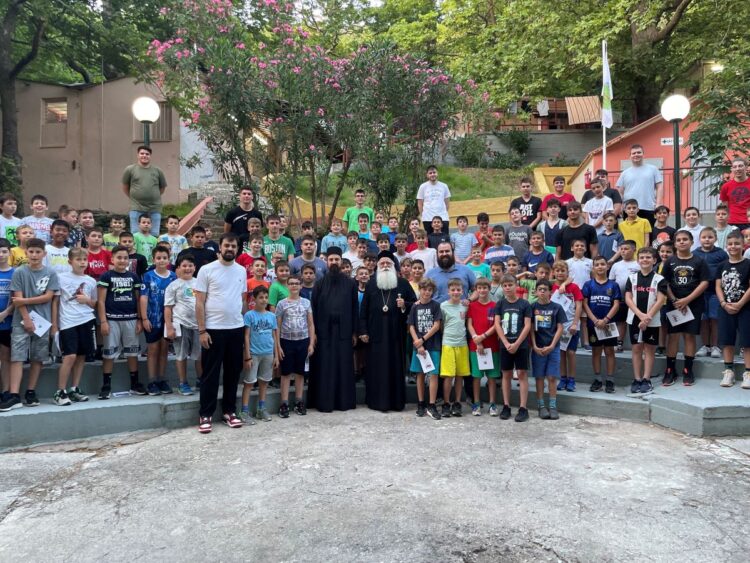 Ο Σεβ. Μητροπολίτης Δημητριάδος στην Κατασκήνωση