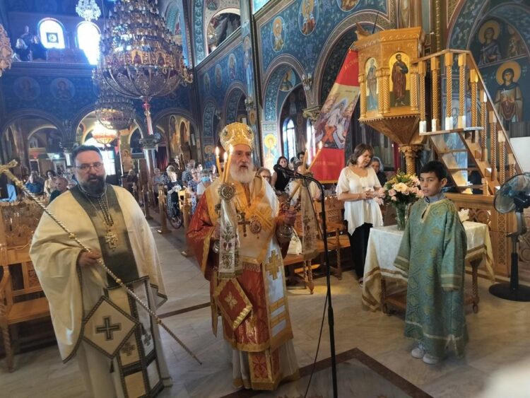 Ο Καρυουπόλεως Νεκτάριος, στην Aγία Μαρίνα Ηλιουπόλεως