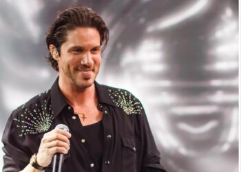 Νίκος Οικονομόπουλος: «Αγαπάω τον Χριστό, αγαπάω την πατρίδα μου και αγαπάω και την οικογένεια»