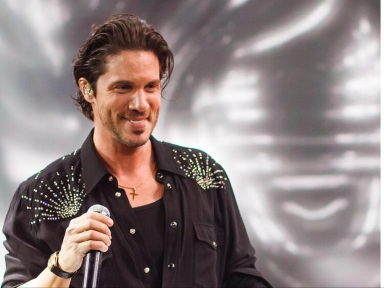 Νίκος Οικονομόπουλος: «Αγαπάω τον Χριστό, αγαπάω την πατρίδα μου και αγαπάω και την οικογένεια»