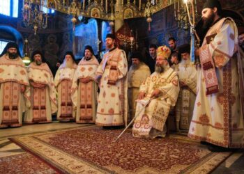 Ο ΜΗΤΡΟΠΟΛΙΤΗΣ ΡΕΘΥΜΝΗΣ ΚΑΙ ΑΥΛΟΠΟΤΑΜΟΥ  ΣΤΟ ΑΓΙΟ ΟΡΟΣ