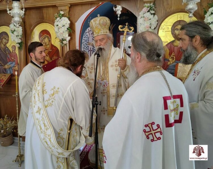 Χειροθεσία Πρωτοδιακόνου από τον Μητροπολίτη Σπάρτης