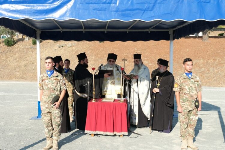 Ορκωμοσία Νεοσυλλέκτων Οπλιτών από τον Μητροπολίτη Ταμασού και Ορεινής