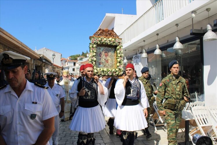 Λαμπρός ο εορτασμός της Παναγίας Τριχερούσας στην Φοινικούντα