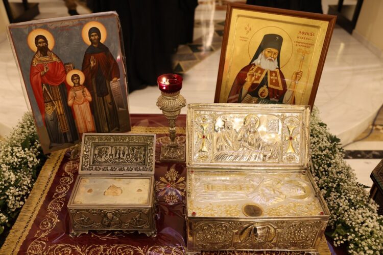 Τα Ιερά Λείψανα των Αγίων Ραφαήλ, Νικολάου και Ειρήνης από τη Μυτιλήνη στο Τρίκορφο Φωκίδος