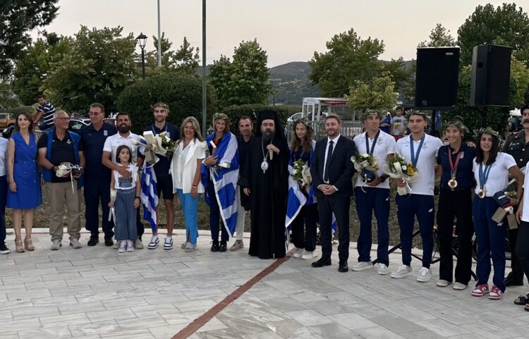 Ὁ Μητροπολίτης Καστορίας Καλλίνικος στήν ὑποδοχή τῶν Ὀλυμπιονικῶν τῆς Κωπηλασίας