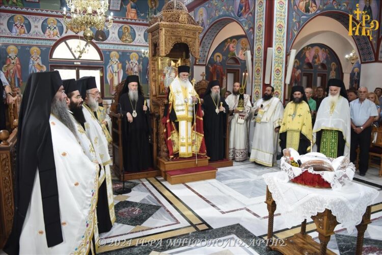 Εσπερινός ονομαστηρίων Μητροπολίτου Άρτης κ. Καλλινίκου