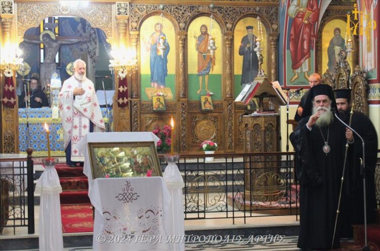 H Παναγία αγκαλιάζει μητρικά, όσους μετανοούν