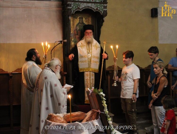 Εσπερινός στον Ναό Αγίου Σπυρίδωνος πόλεως Άρτης