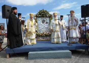 Με λαμπρότητα πανηγύρισε η Εκατονταπυλιανή στην Πάρο