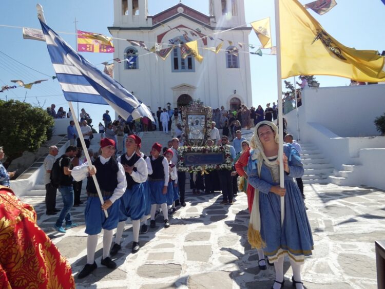 Η Απόδοση της εορτής της Κοιμήσεως της Υπεραγίας Θεοτόκου στην Μητρόπολη Παροναξίας