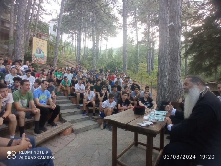 Ο Φθιώτιδος Συμεών στις Κατασκηνώσεις των Χριστιανικών Μαθητικών Ομάδων