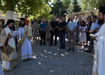 Στήν Κλεισούρα καί τόν Βράχο Ἀρχιερατική θεία Λειτουργία μέ λιτανεία