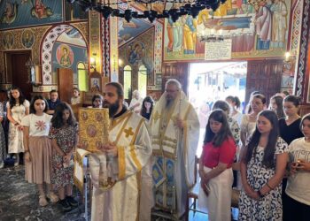 Στις Κατασκηνώσεις της ΓΕΧΑ στη Κατερίνη ιερούργησε ο Μητρ. Λαρίσης