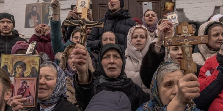 Το “διαίρει και βασίλευε” καλά κρατεί!