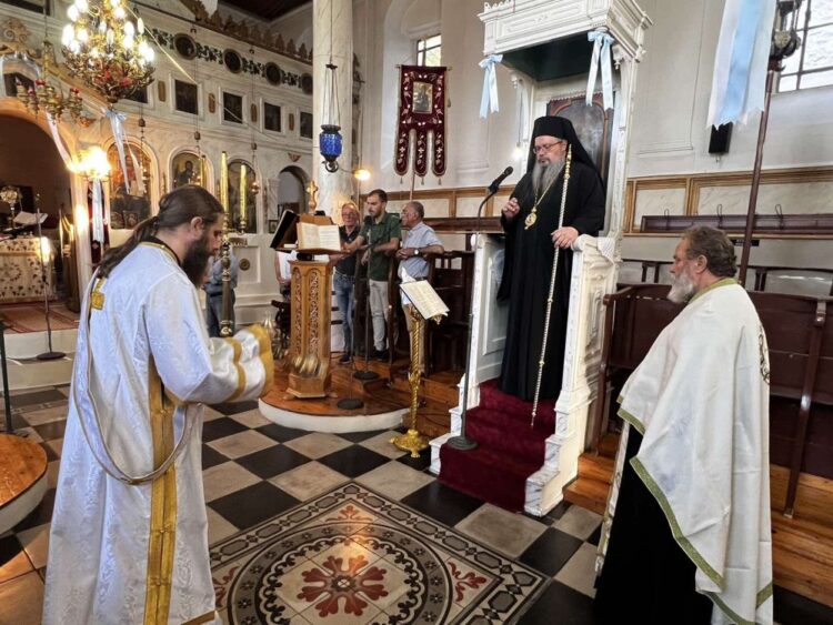 H Μικρή Παράκληση προς την Υπεραγία Θεοτόκο στα Αμπελάκια