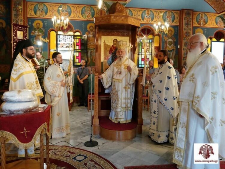 Αρχιερατική Θεία Λειτουργία στον Στρατιωτικό Ι.Ν. Αγίου Κοσμά Τριπόλεως