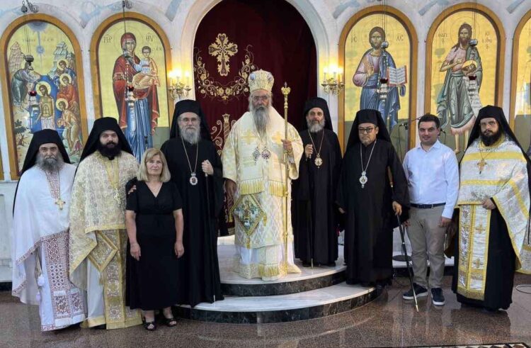 ΑΡΧΙΕΡΑΤΙΚΟ ΣΥΛΛΕΙΤΟΥΡΓΟ ΚΑΙ ΧΕΙΡΟΘΕΣΙΑ ΑΡΧΙΜΑΝΔΡΙΤΟΥ ΣΤΗΝ ΙΕΡΑ ΜΗΤΡΟΠΟΛΗ ΚΙΤΡΟΥΣ