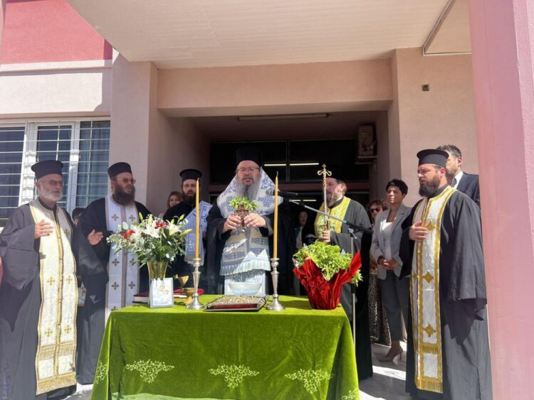 Αγιασμούς σε σχολικές μονάδες από τον Μητρ. Λαρίσης