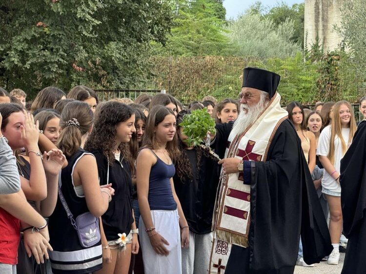 ΟΙ ΑΓΙΑΣΜΟΙ ΤΩΝ ΣΧΟΛΕΙΩΝ ΣΤΗΝ ΚΕΡΚΥΡΑ