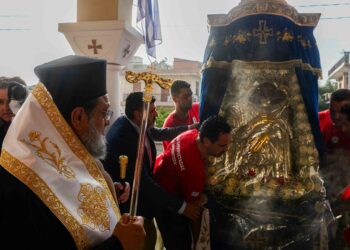 Η Καλαμάτα υποδέχθηκε την Παναγία τη Δημιοβίτισσα.