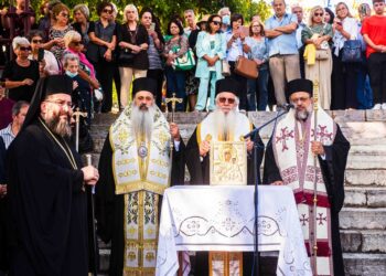 Λαοθάλασσα πιστών υποδέχθηκε την Παναγία Βουλκανιώτισσα στην Μεσσήνη