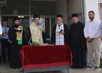 Ἁγιασμοί ἀπὸ τὸν Μητροπολίτη σὲ σχολεῖα τῆς Ναυπάκτου