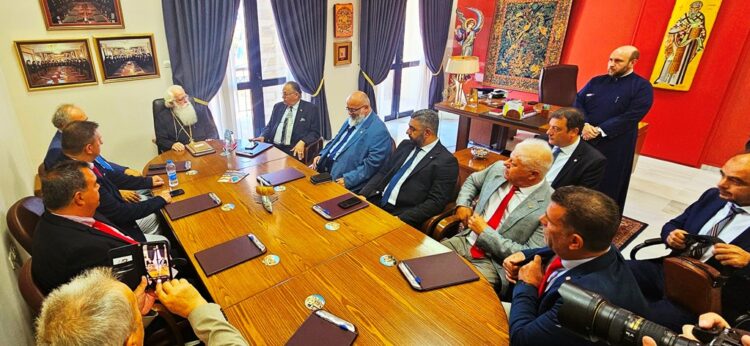 Ο ύπατος πρόεδρος της AHEPA στον Μητροπολίτη Δημητριάδος
