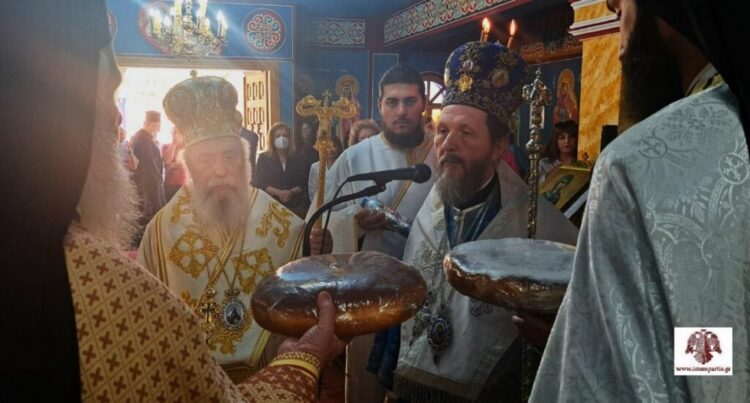 Αρχιερατικό Συλλείτουργο στους Μολάους για τα Ονομαστήρια του Σεβ. Μητροπολίτου Σπάρτης