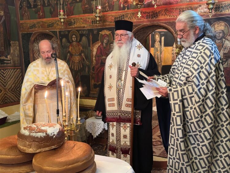 Ανάμνηση του εν Χώναις θαύματος του Aρχαγγέλου Μιχαήλ  στην Ι.Μ. Θηβών