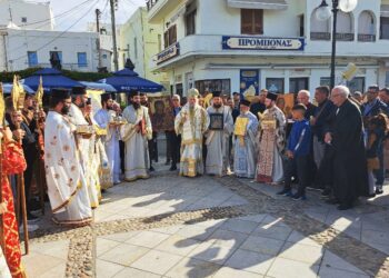 Δεήσεις και Λιτανείες Ιερών Εικόνων και Λειψάνων προς κατάπαυση της ανομβρίας στην Μητρόπολη Παροναξίας