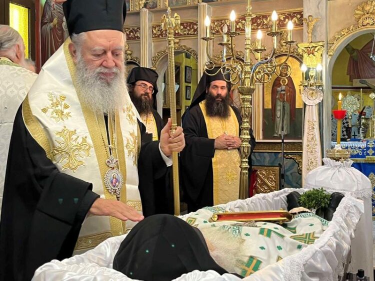 ΚΗΔΕΥΤΗΚΕ Ο ΑΡΧΙΜΑΝΔΡΙΤΗΣ ΗΛΙΑΣ ΚΟΥΤΡΑΣ