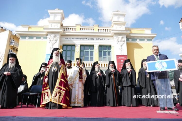 Ενθρονίστηκε ο νέος Μητροπολίτης Μαντινείας και Κυνουρίας Επιφάνιος