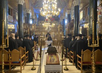 Ἱερατική Σύναξη στὴν Μητρόπολη Καστορίας