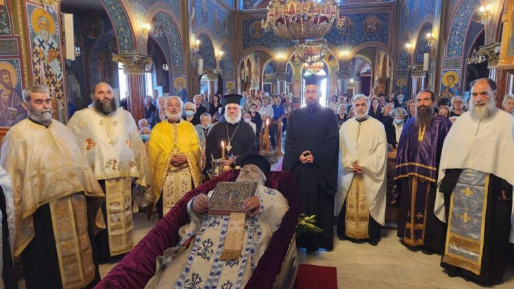 Η εξόδιος ακολουθία του πρεσβυτέρου Βασίλειου Ταξιαρχιώτη