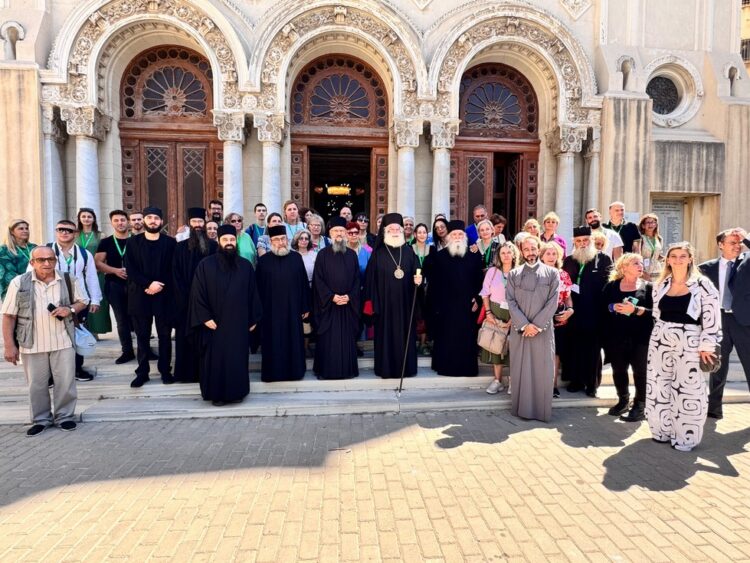 Ο Γέροντας Νεκτάριος με ένα γκρούπ 52 ατόμων στην Αίγυπτο, Σινά και Ισραήλ