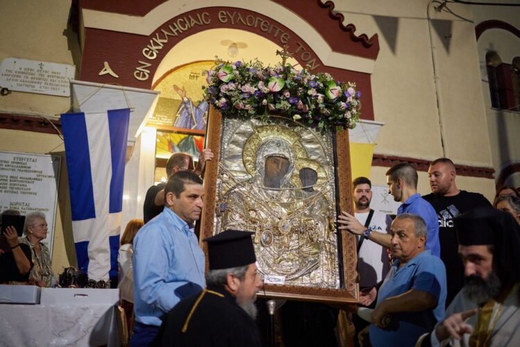 Μεθέορτος Εσπερινός και λιτάνευση Θαυματουργού Εικόνoς Παναγίας Βουρλιώτισσας στη Ν. Φιλαδέλφεια