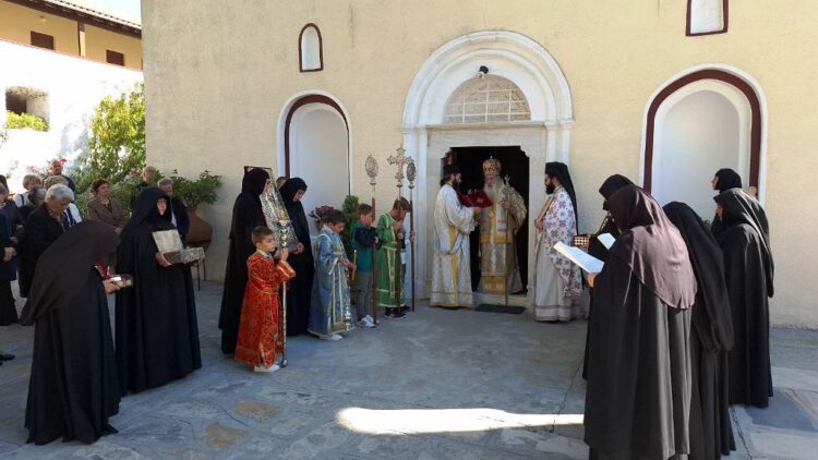 Ἐκτενής Δέησις «ἐπί ΑΥΧΜΩ ΑΝΟΜΒΡΙΑΣ» στην Μητρόπολη Σάμου