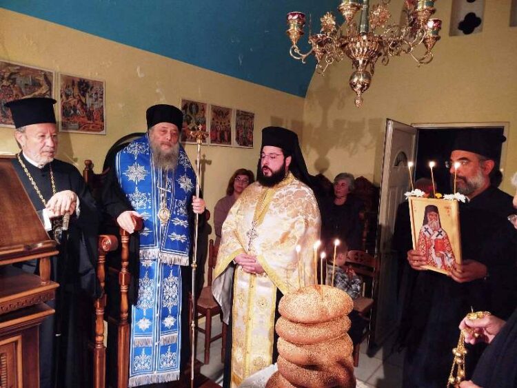 Εσπερινός του Αγίου Νεκταρίου στο Μαράθι της Πάρου