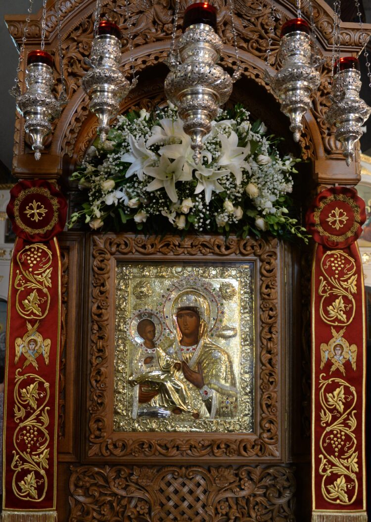 H Παναγία Τριχερούσα Φοινικούντας στην Πεύκη Αττικής