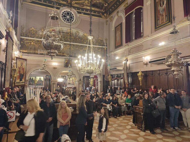 ΕΣΠΕΡΙΝΑ ΚΗΡΥΓΜΑΤΑ ΣΤΗΝ ΜΗΤΡΟΠΟΛΗ ΚΕΡΚΥΡΑΣ