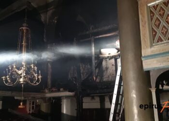 Ιωάννινα: Μεγάλες καταστροφές στον Ιερό Μητροπολιτικό Ναό από τη φωτιά – Έρανος για την αποκατάσταση – ΦΩΤΟ