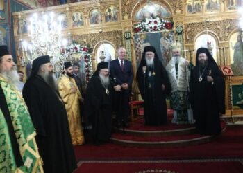 Με τον Μεγαλόσταυρο του Αγίου Αντωνίου, την ανώτατη τιμητική διάκριση της Μητροπόλεως Περιστερίου, τιμήθηκε ο Αρχιεπίσκοπος